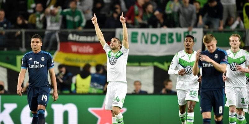 Đội bóng nào có biệt danh là "The Wolves" ở Bundesliga?