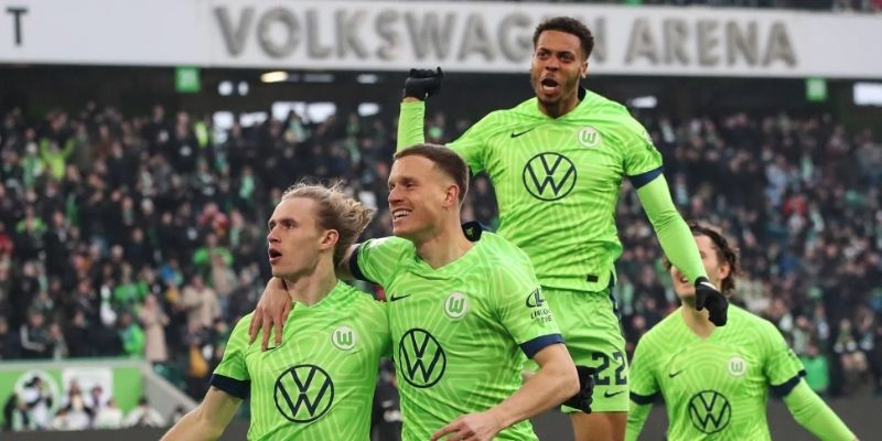 Đội bóng nào có biệt danh là "The Wolves" ở Bundesliga?