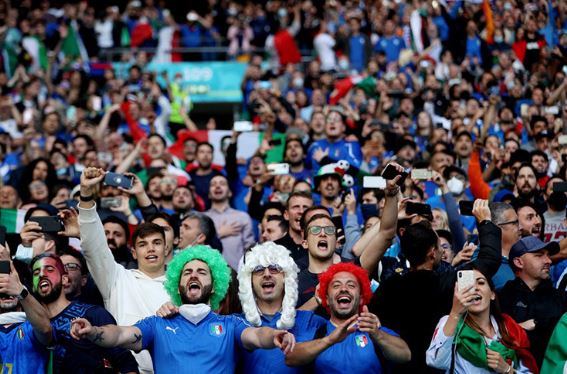 Tifosi Là Gì? Những Người Cổ Động Viên Trung Thành Và Nhiệt Huyết