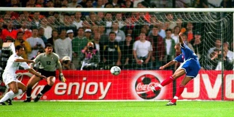 Luật bàn thắng vàng là gì và vai trò của luật định trong bóng đá