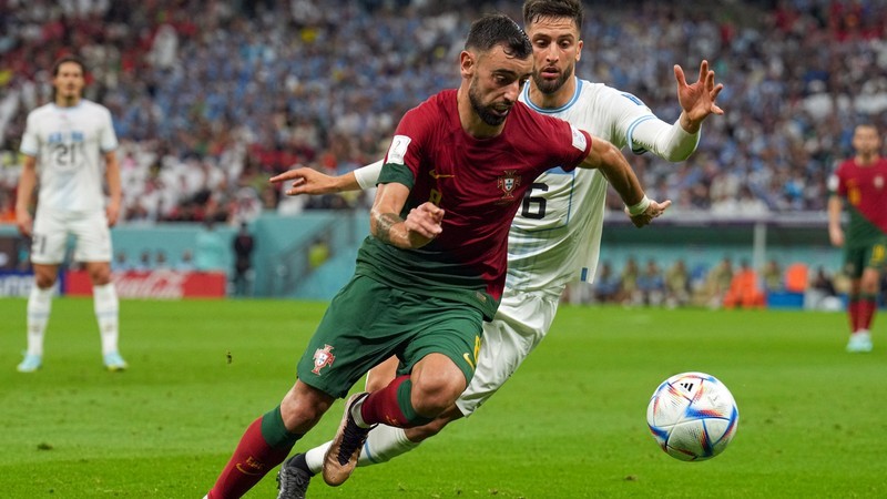 Ngược lại thì trong hiện đại vị trí LM có rất nhiều thay đổi Sự biến hóa đa dạng của tiền vệ cánh trái hiện đại